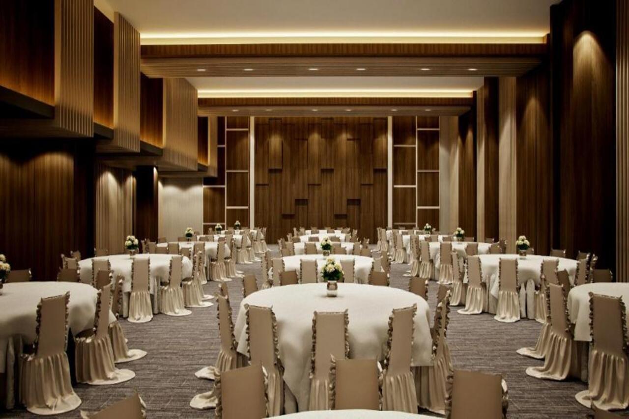 Hotel Aston & Conference Center